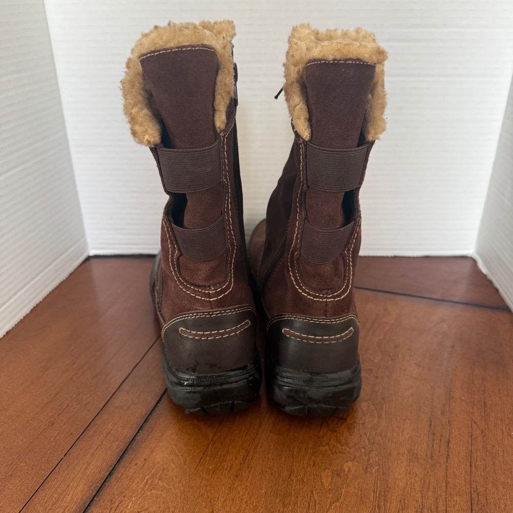 Clarks Womens Brown Suede Leather Faux Fur Lined Winter Boots 8W Wide - Picture 4 of 9